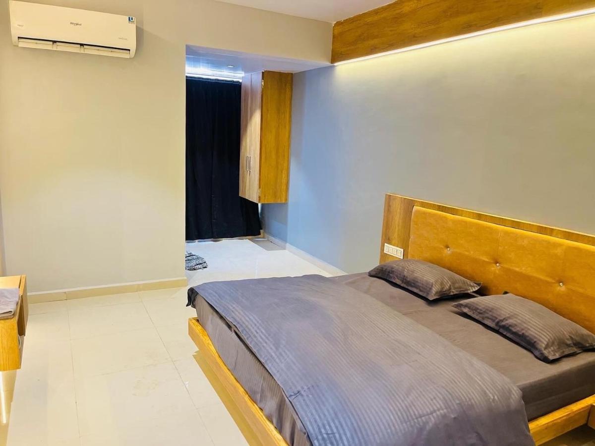 Oyo Florence Hotel Σουράτ Εξωτερικό φωτογραφία